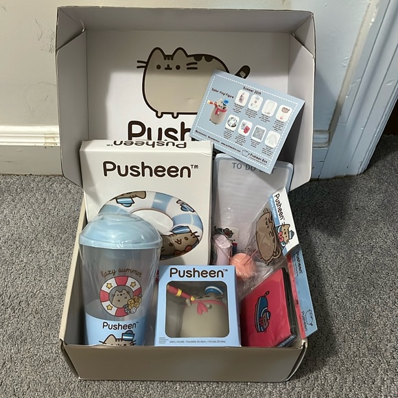 NWT Pusheen Summer 2019 Box NO Shirt Bandana - Picture 1 of 7